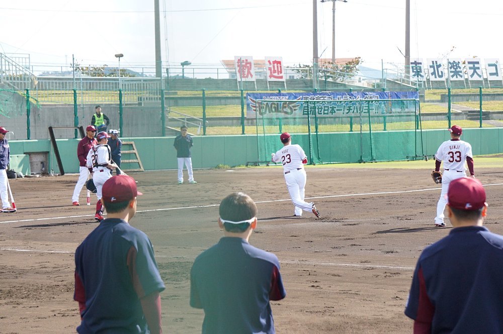 楽天好き 本当にいいチーム と新加入の鈴木大地 主力が声を響かせ始まった久米島キャンプ 野球のコラム J Sportsコラム ニュース