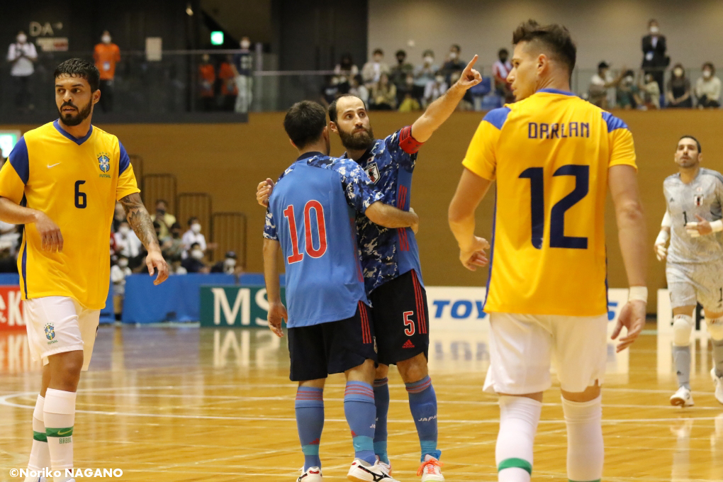 第１戦、第２戦でゴールを決めたフットサル日本代表キャプテン オリベイラ・アルトゥール ©Noriko NAGANO