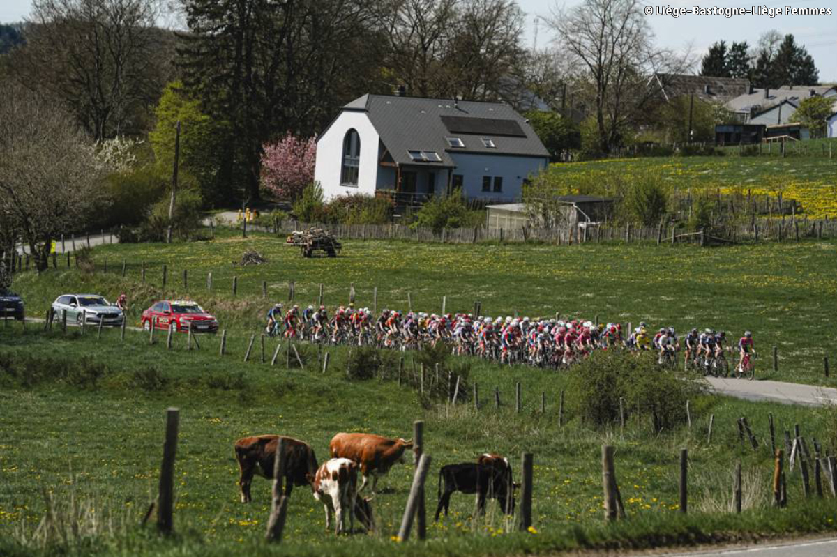 リエージュ〜バストーニュ〜リエージュ ファム
