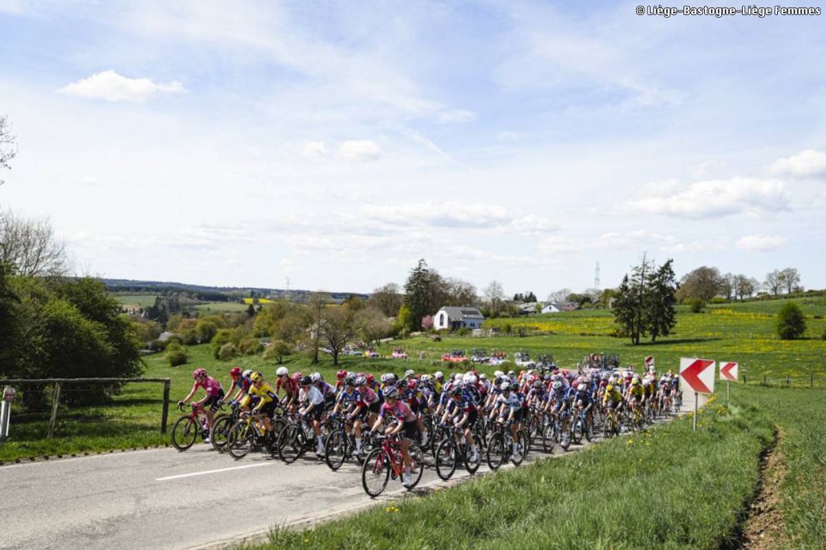 リエージュ〜バストーニュ〜リエージュ ファム