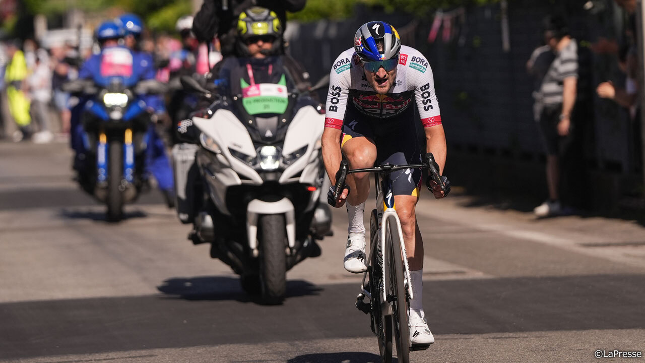 ペースが一瞬緩んだ隙に、デンツがアタック。誰も反応できなかった。