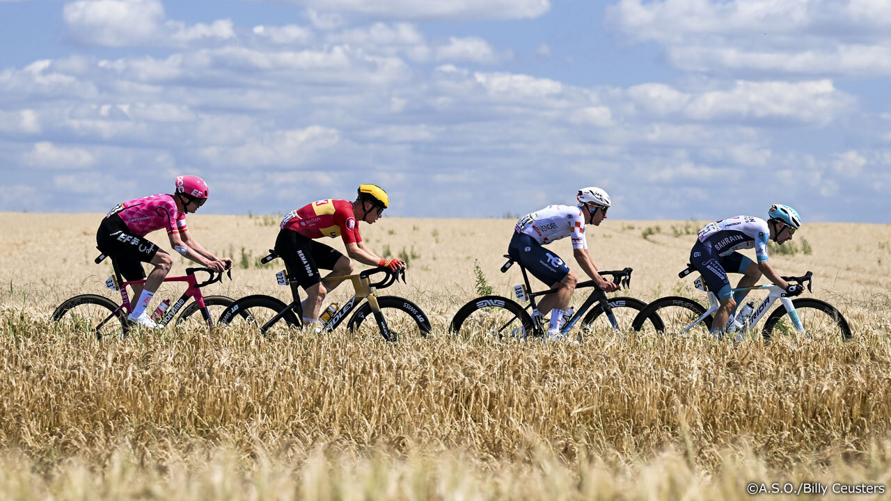 19.5km地点でマルティネス、アブラハムセン、ガシニャール、アスグリーンの4人による逃げ集団が形成