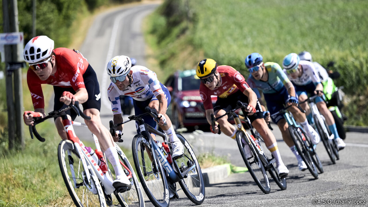 先頭集団はアブラハムセン、シュミット、バッレリーニ、ビュルゴドー、ライト