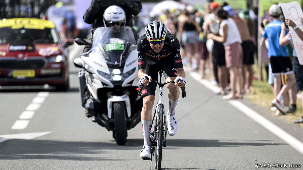 残り40kmでアタック、独走を決めるウェレンス