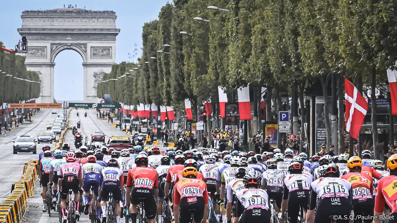 待ちわびたパリ・シャンゼリゼへ2年ぶりの帰還