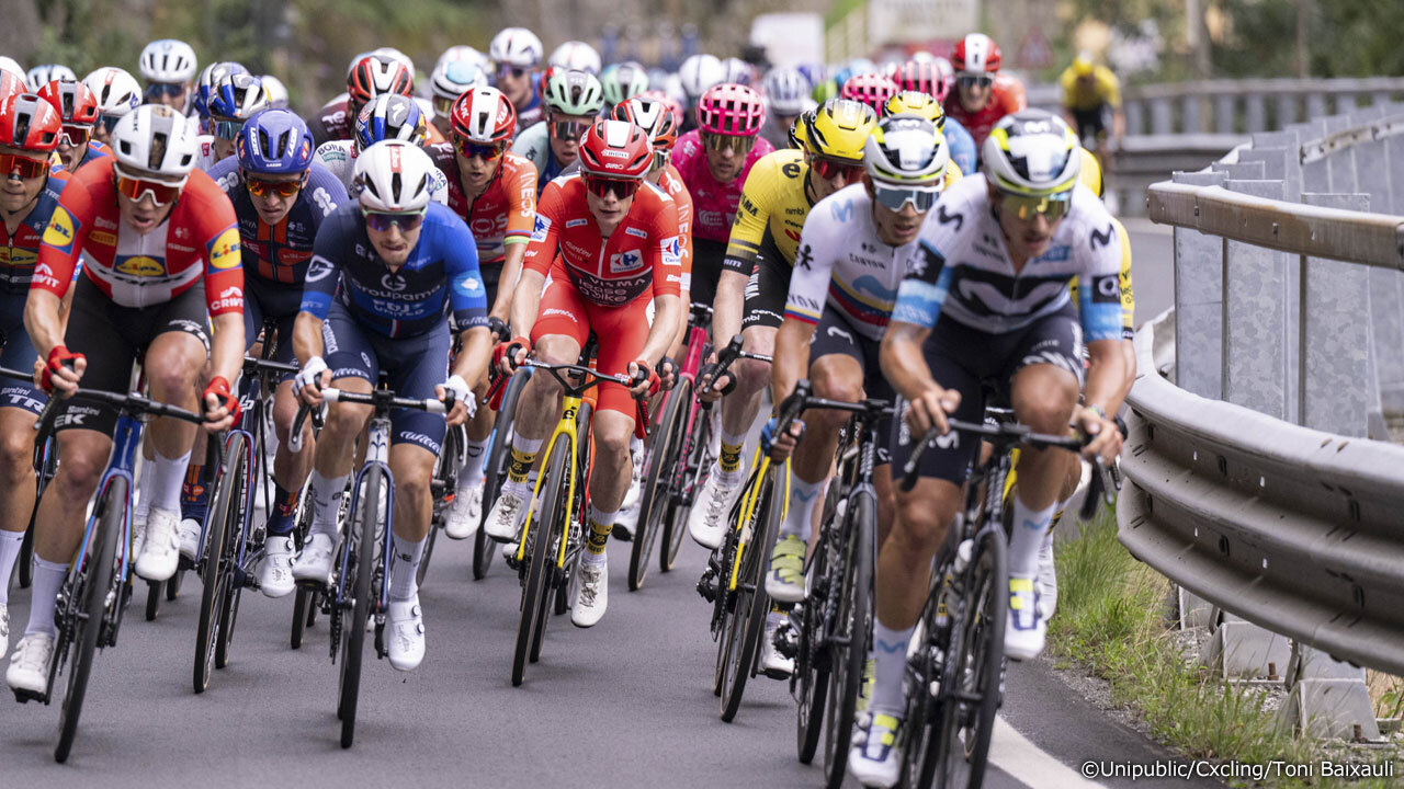 この日もスタート直後から激しいアタック合戦が繰り広げられた