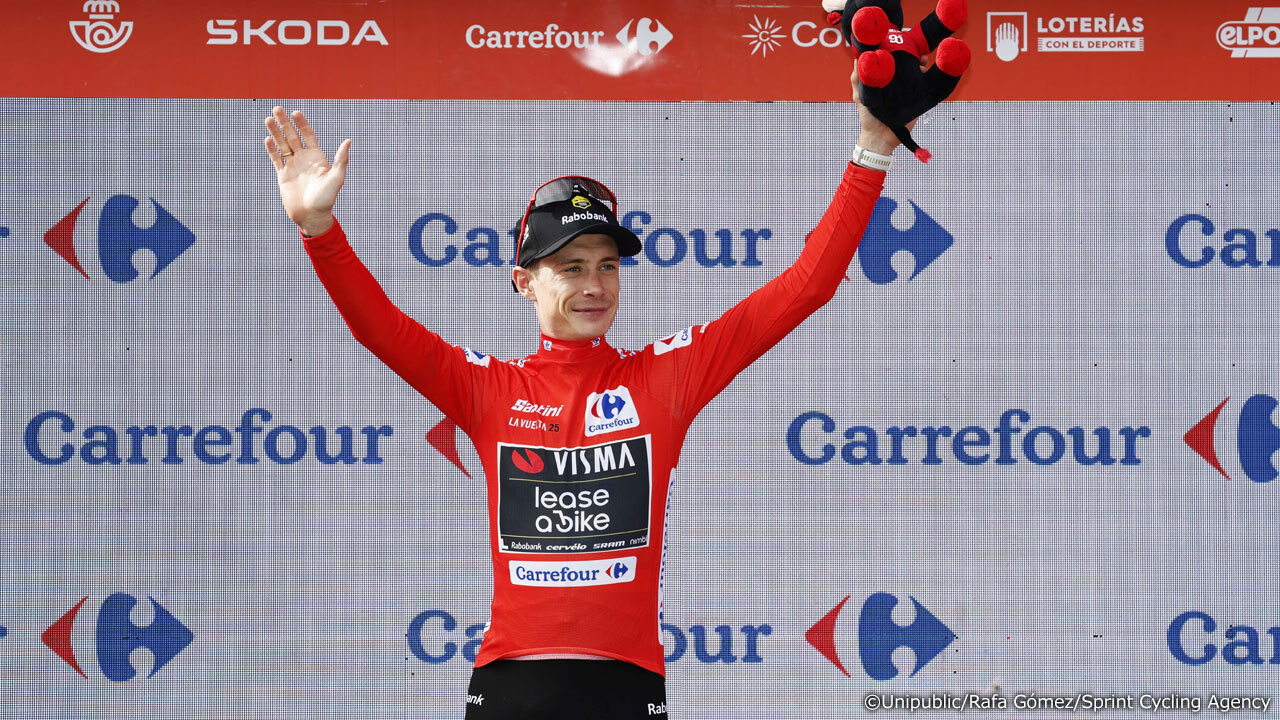 UAEの猛攻をかわし、3度目のマイヨ・ロホ奪還に成功したヴィンゲゴー