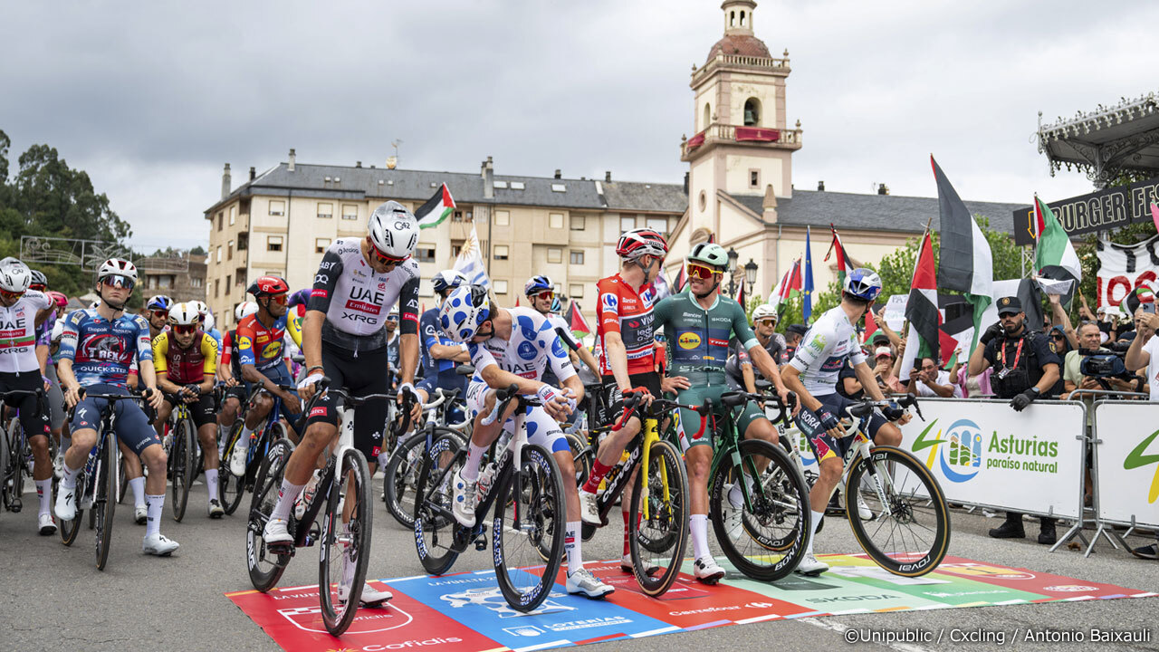 アストゥリアス州ベガデオからスタートを待ちわびる選手たち