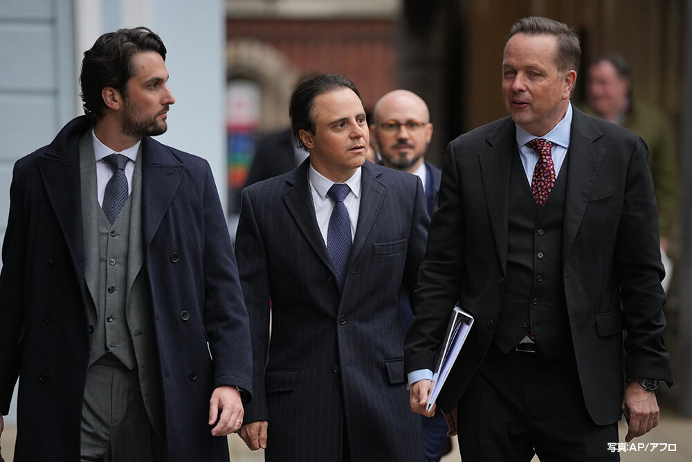 元フェラーリF1ドライバーのフェリペ・マッサ（写真中央）