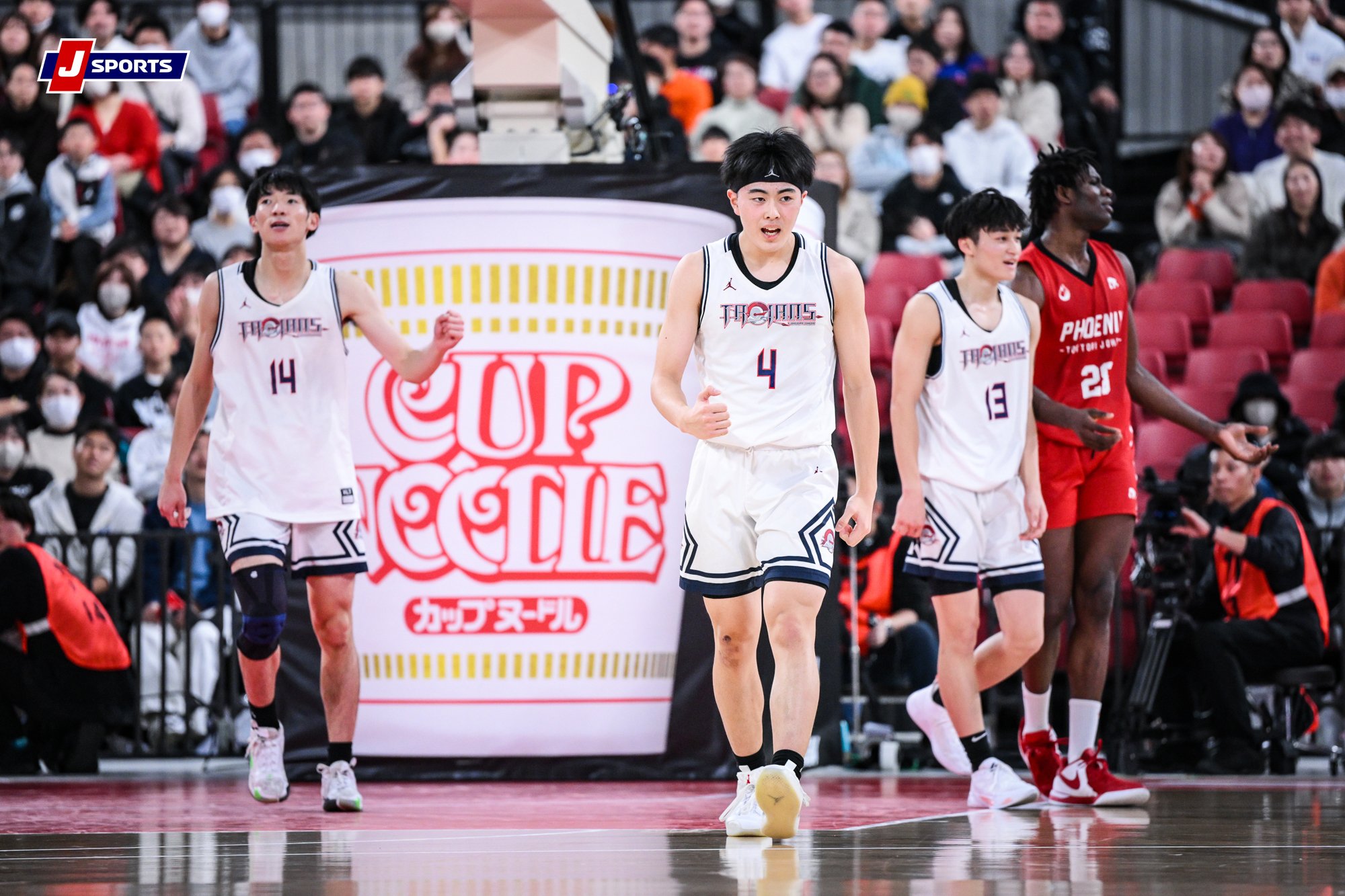 連覇の鍵を握る福岡大附属大濠の勝又絆（写真中央）